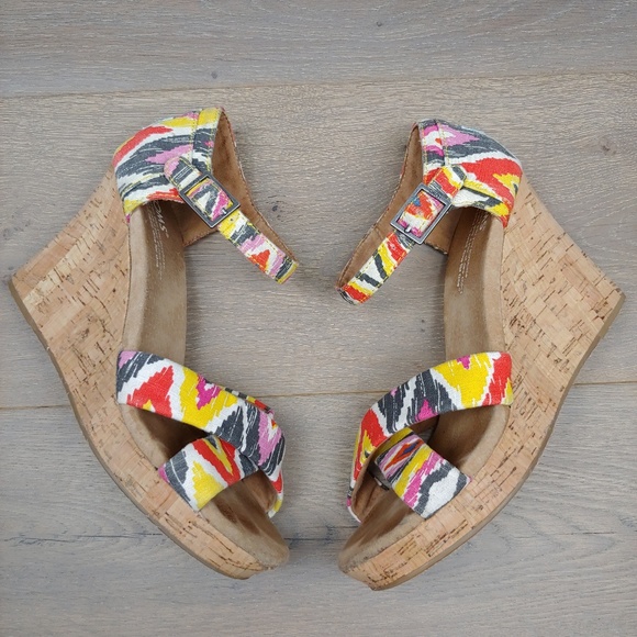 Toms Cork Wedge Canvas Multi Color Print Sandals - Picture 1 of 8